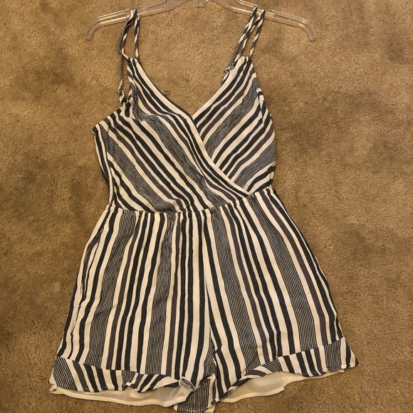 American Eagle striped romper - Picture 2 of 5